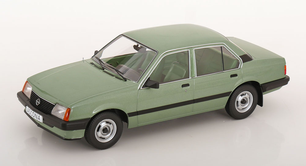 Opel Ascona C 1981/ MCG 1/18 ミニカー
