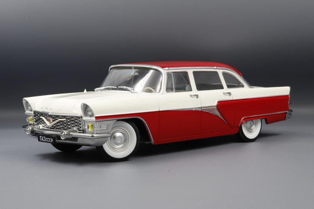 GAZ-13 Chaika 1959 レッド ホワイト/ TRIPLE9 1/18 ミニカー