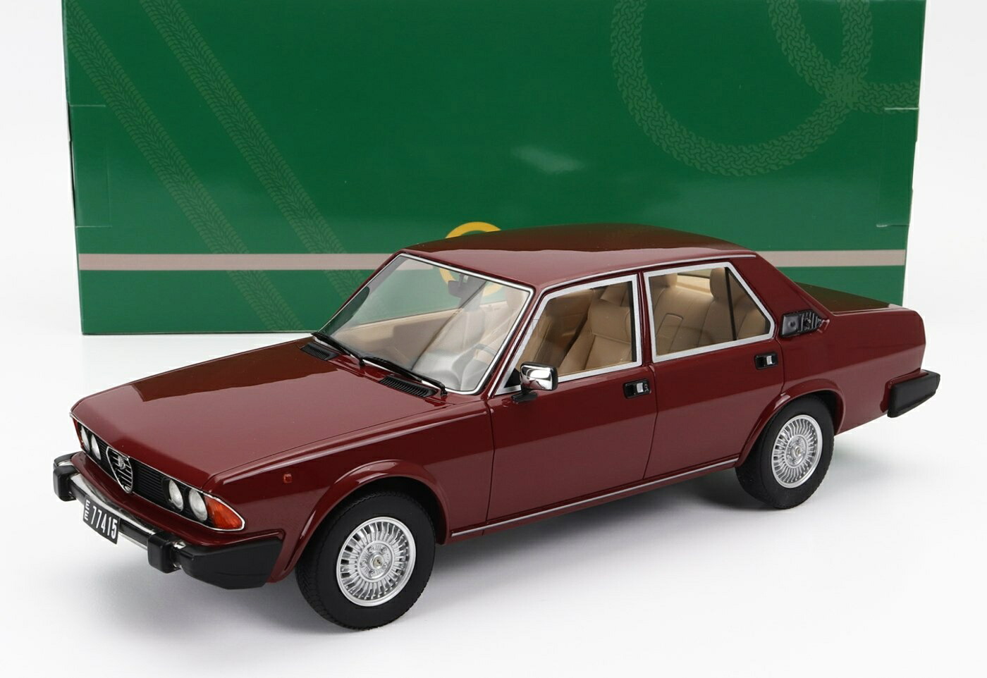 アルファロメオ アルファ6 2.5 1979-1983 赤いこと / Cult-Scale 1/18 ミニカー