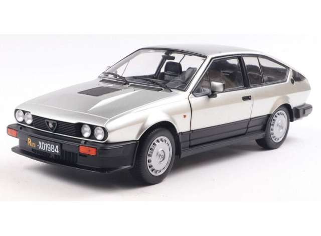 1984 アルファロメオ GTV6 シルバー Alfa Romeo GTV6 ミニカー / SOLIDO 1/18 ミニカー