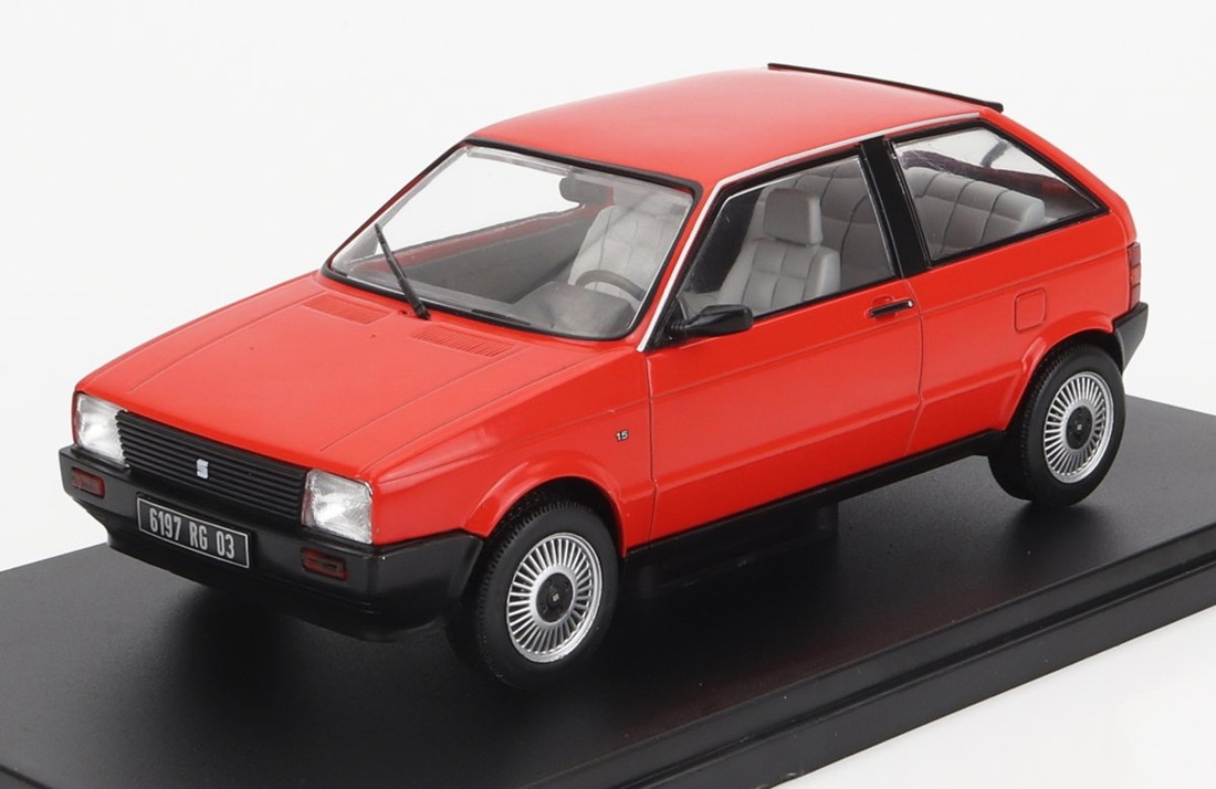 Seatセアト Ibizaイビザ 1984 赤いこと / EDICOLA 1/24 ミニカー おもちゃ-車