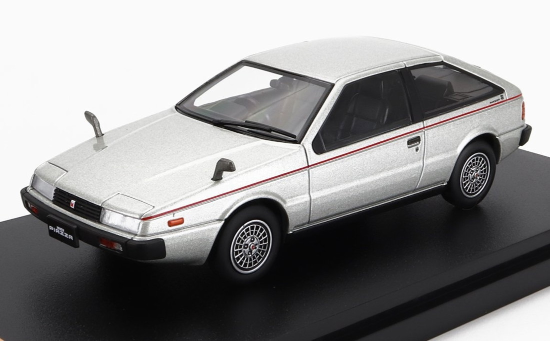Isuzuいすゞ Piazza広場 (JR130) 1981 しろがね色 / EDICOLA 1/43 ミニカー