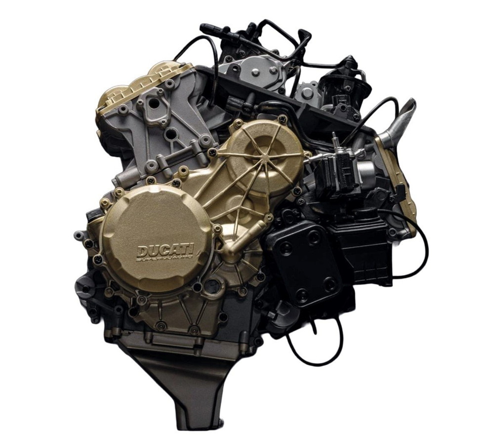 【取っておく】8-10月以後発売予定を組むACCESSORIES DUCATI パニガーレ V2 発動機 2024 黒いこと ゴールド プラモデル一揃いの道具/ Pocher 1/4 ひな形