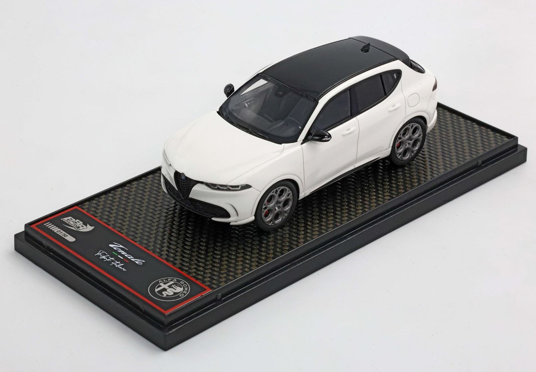 【取っておく】Alfa Romeoアルファロメオ Tonale Tributo Bianco Alfa 押さえる50台 / BBR 1/43 ミニカー