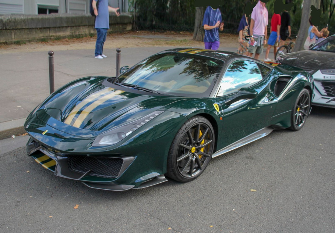 【取って置く】Ferrariフェラーリ 488 PISTA British green with gold stripe / BBR 1/18 ミニカー