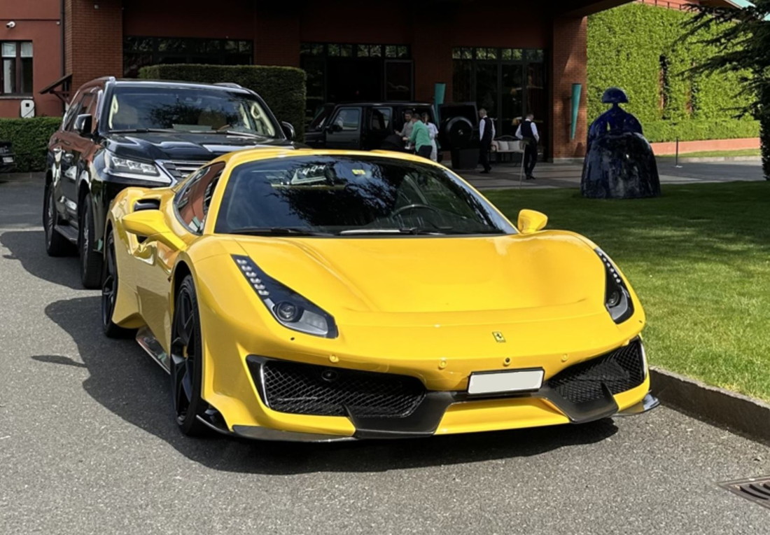 【取って置く】Ferrariフェラーリ 488 Pista Spider Giallo Modena / BBR 1/18 ミニカー