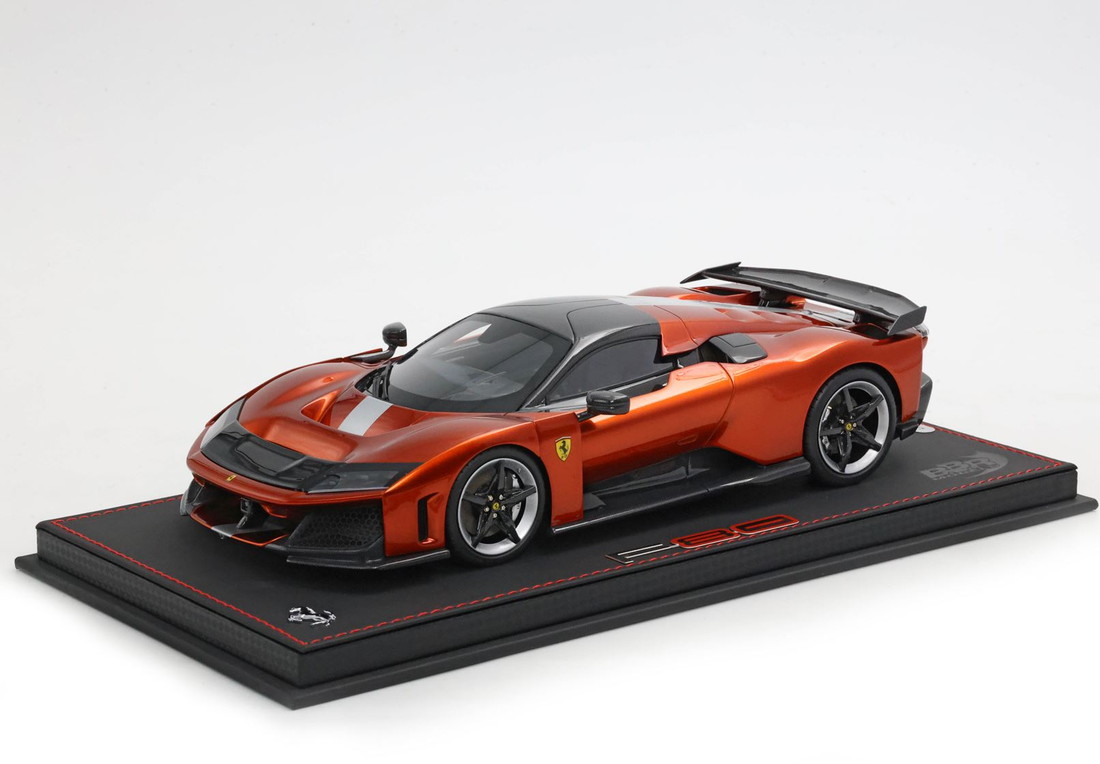 【取って置く】Ferrariフェラーリ F80 carbon optional Rame Mica carbon silver wheels / BBR 1/18 ミニカー