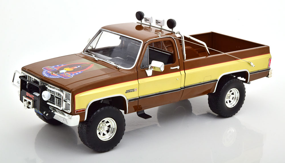 GMC K-2500 Sierra Grandeシエラグランデ Fall Guyフォール・ガイ 1982 赤銅色ゴールド / Greenlight 1/18 ミニカー