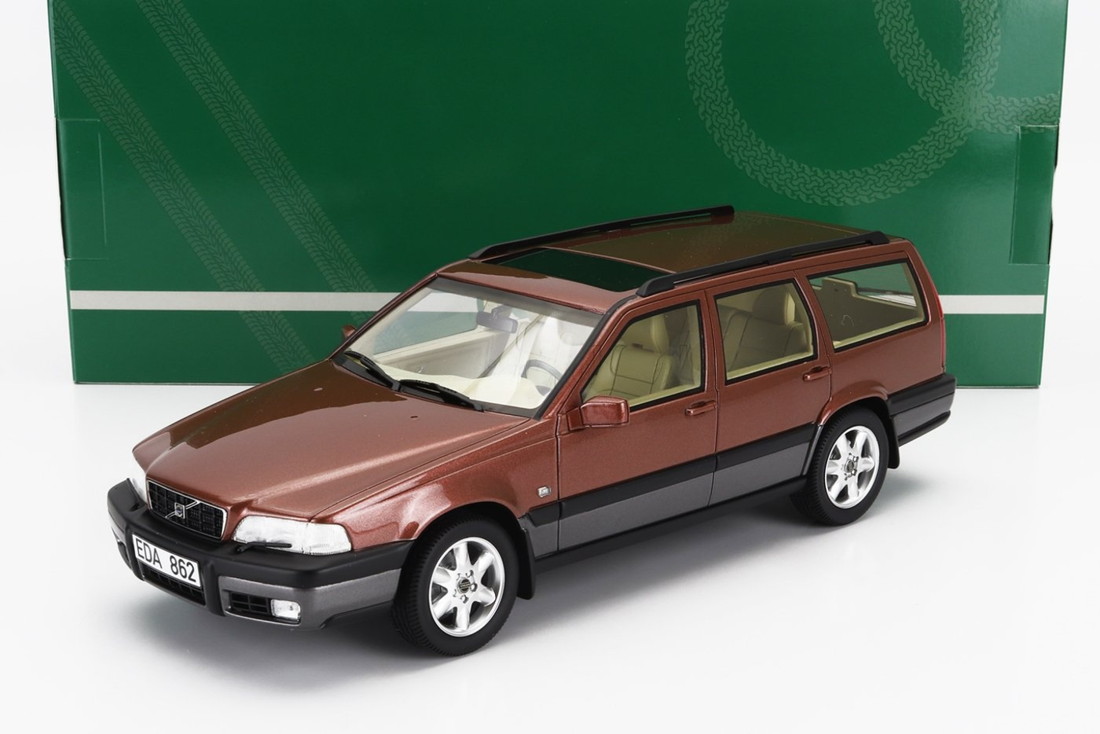 【予約】 VOLVOボルボ V70 XC CROSS COUNTRYクロスカントリー SW STATION WAGONステーションワゴン 1996 BROWNブラ 96台限定 / Cult-Scale 1/18 ミニカー