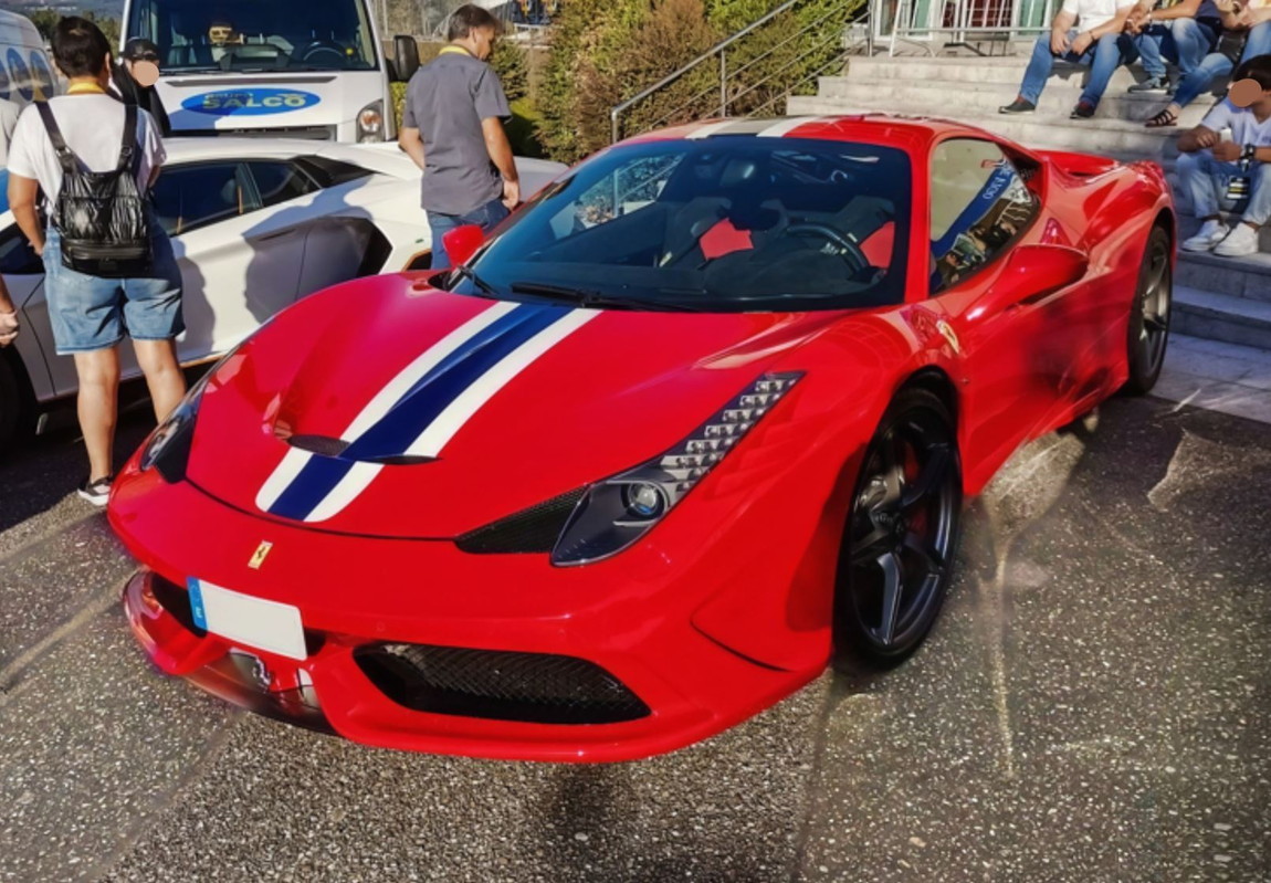 【取って置く】Ferrariフェラーリ 458 Speciale Rosso Corsa with blue and white stripe / BBR 1/18 ミニカー
