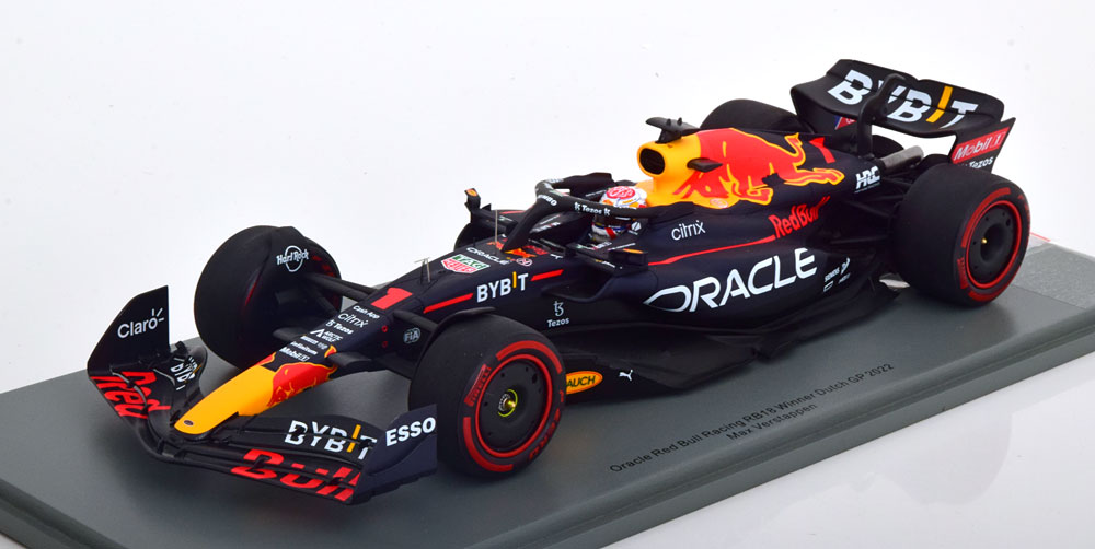 Red Bull RB18 勝ちえる GPオランダ王国 分野はやりっ子 Verstappen 2022 入れもの付き添い人/ Spark 1/18 ミニカー