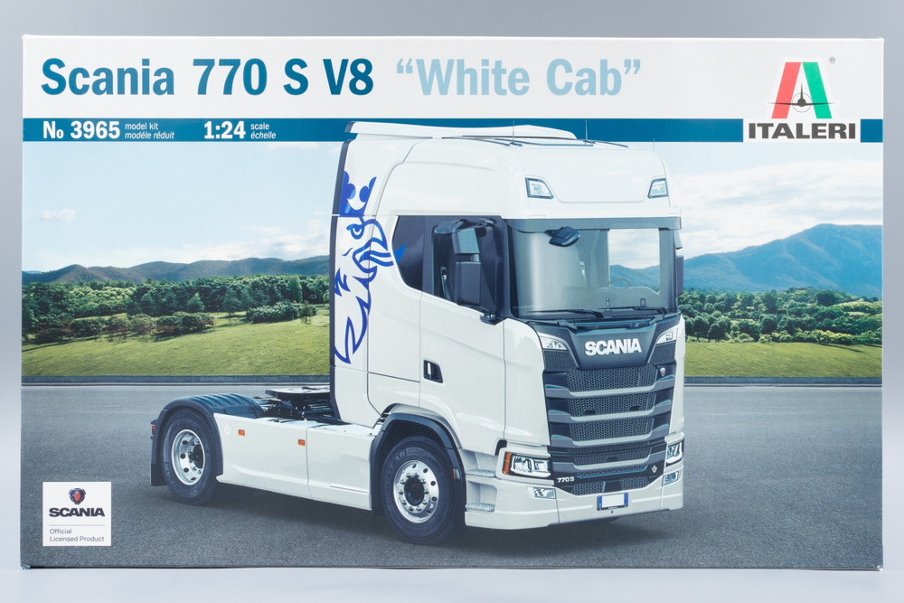 Scania S770 V8 トラクタートラック「ホワイトキャブ」モデルキット/ ITALERI 1/24 模型 プラモデル