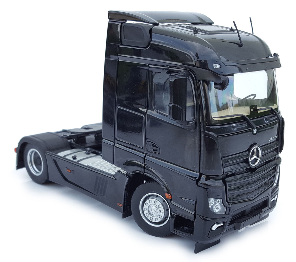【取っておく】Mercedes-Benzメルセデスベンツ Actrosアクトロス Streamspace 4x2 黒いこと / margemodel 1/32 ミニカー