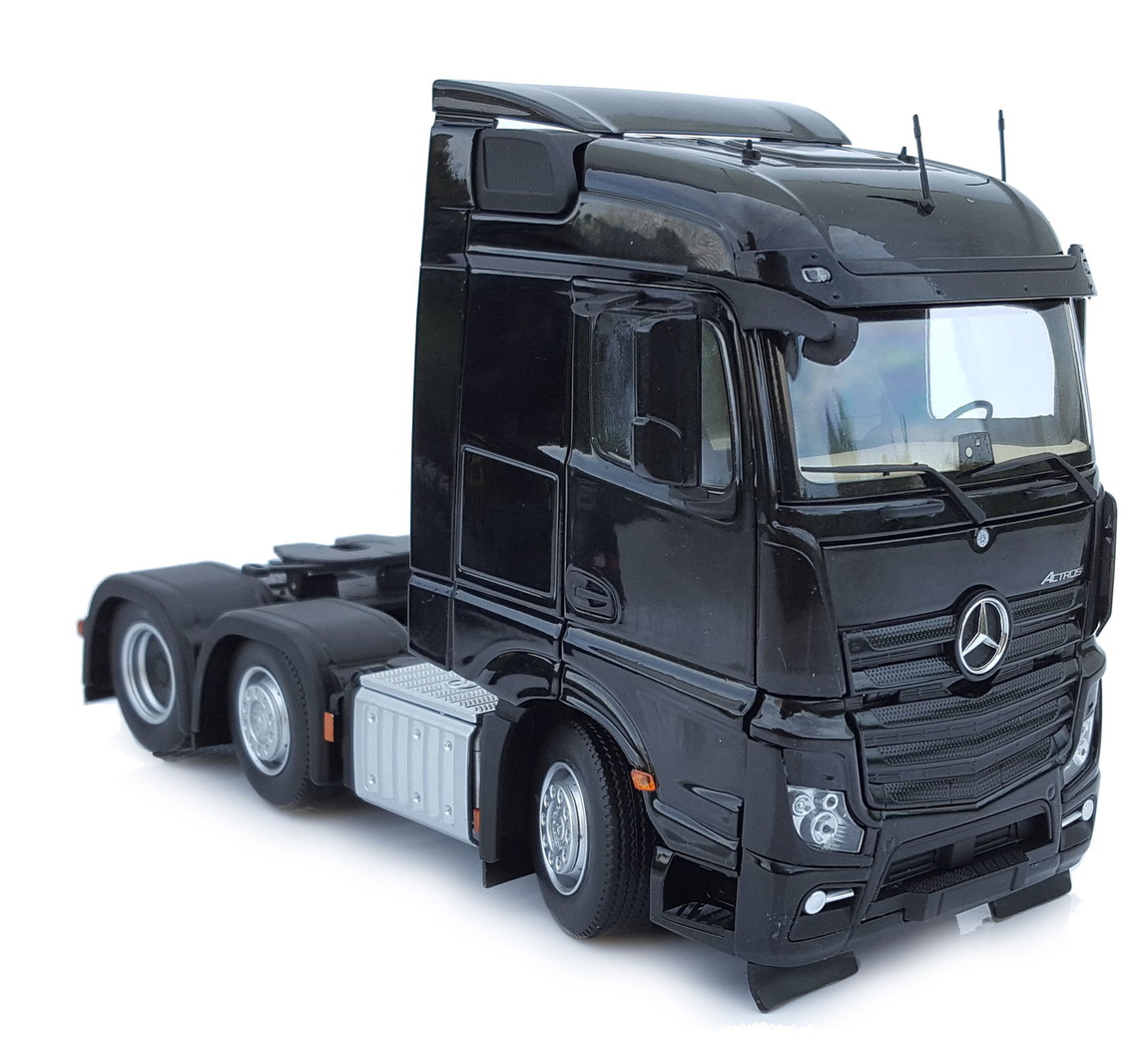 【取っておく】Mercedes-Benzメルセデスベンツ Actrosアクトロス Streamspace 6x2 黒いこと / margemodel 1/32 ミニカー