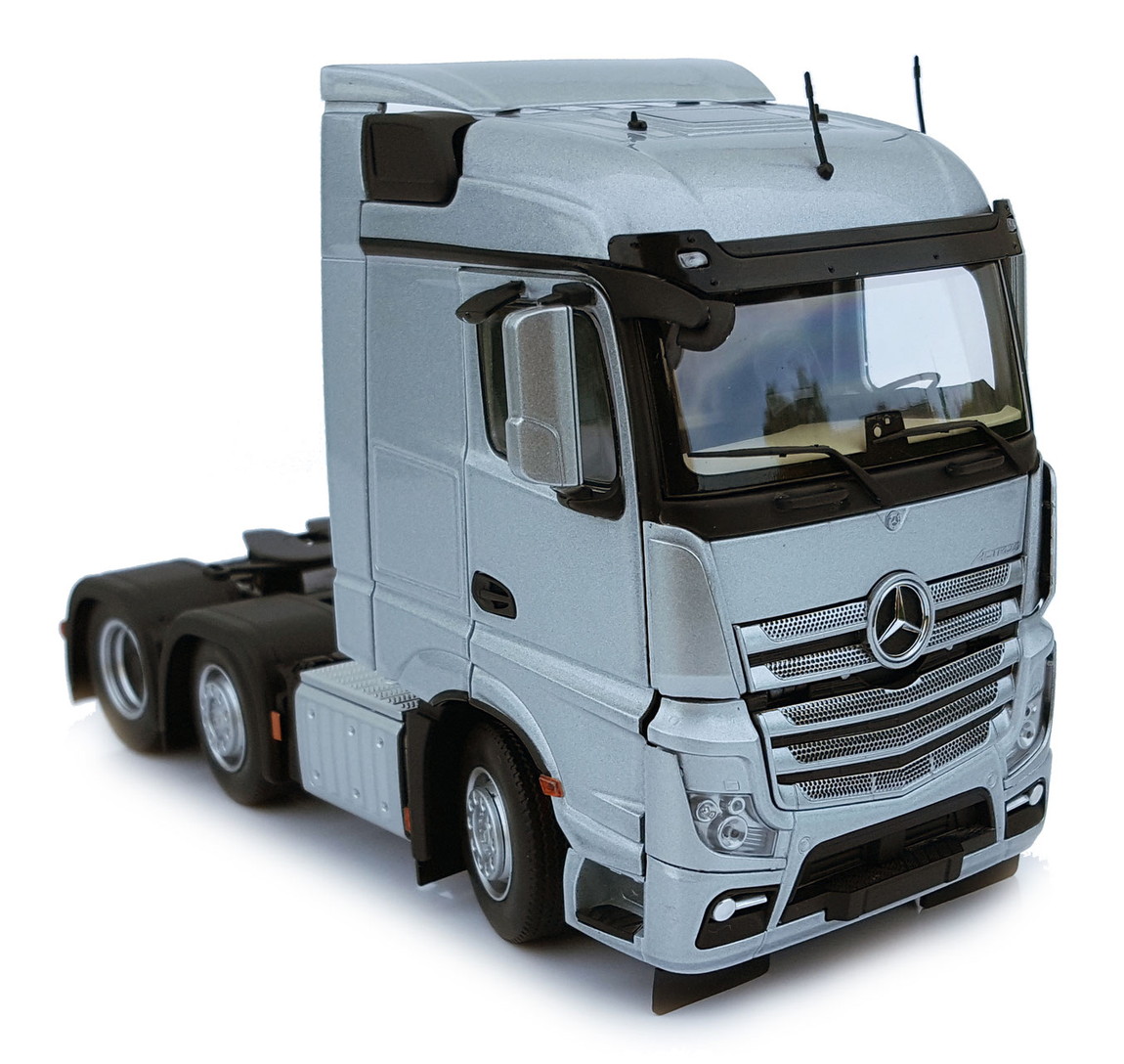 【取っておく】Mercedes-Benzメルセデスベンツ Actrosアクトロス Streamspace 6x2 しろがね色 / margemodel 1/32 ミニカー