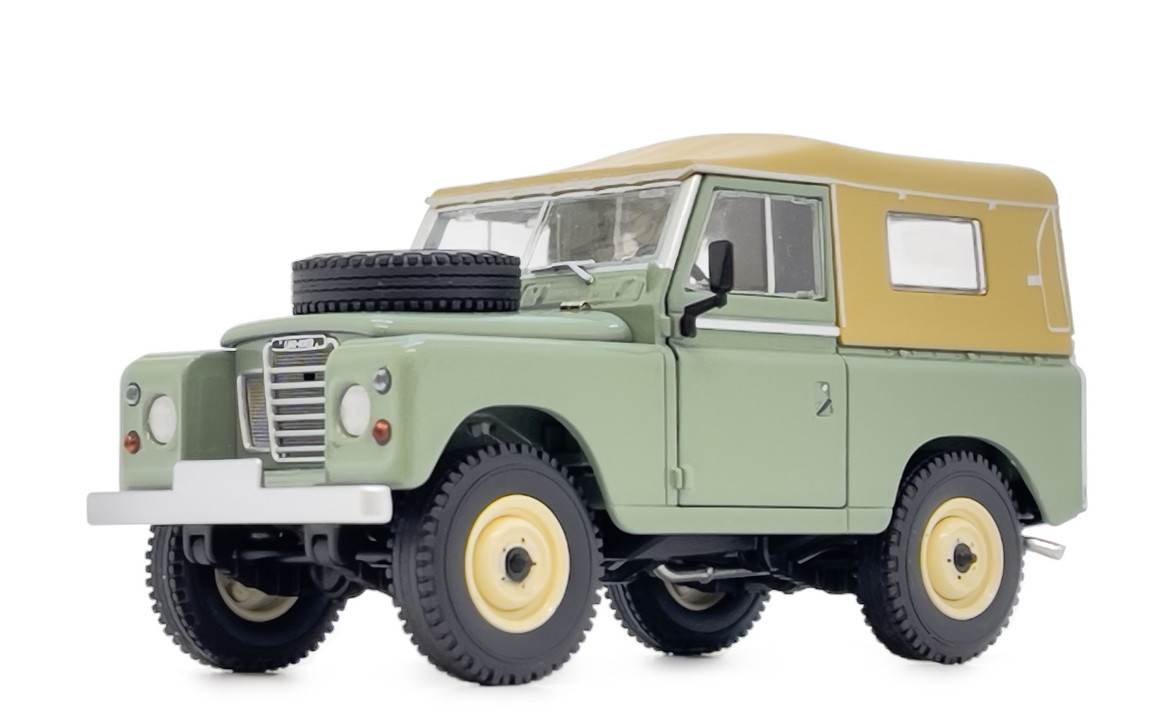 【取っておく】Landrover地べたローバー Series 3 88 ホンブルグ帽いの一番 アトランティックグリーン / margemodel 1/32 ミニカー