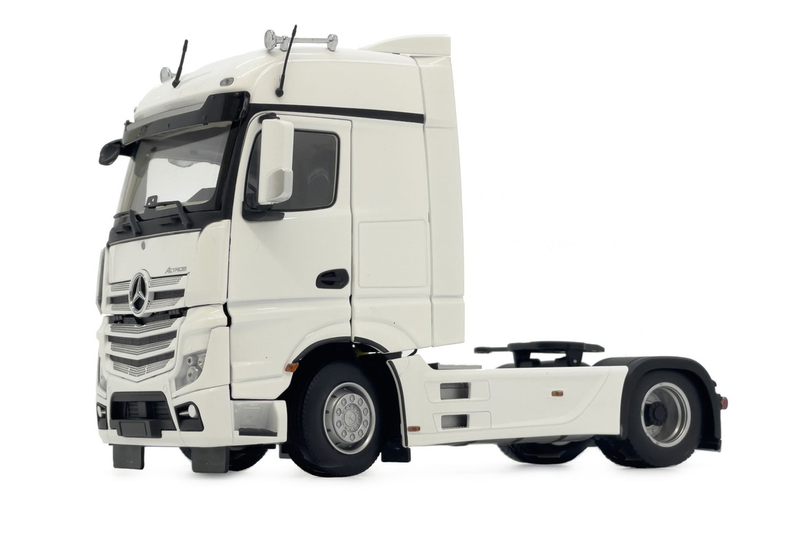 【取っておく】Mercedes-Benzメルセデスベンツ Actrosアクトロス Bigspace 4x2 せつ然たる白いこと / margemodel 1/32 ミニカー