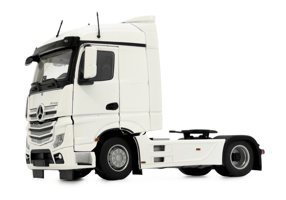 【取って置く】Mercedes-Benzメルセデスベンツ Actrosアクトロス Streamspace 4x2 白いこと / margemodel 1/32 ミニカー