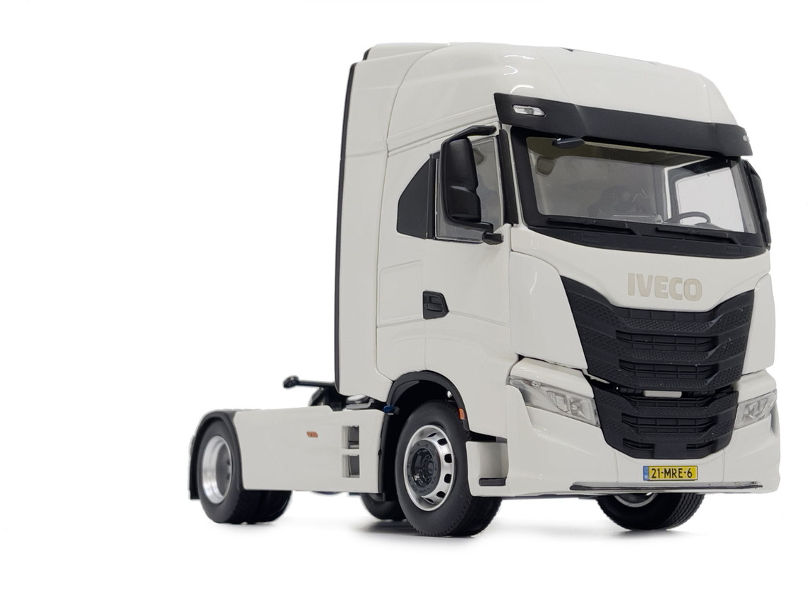【取って置く】Ivecoイベコ S-Way 4x2 白いこと / margemodel 1/32 ミニカー