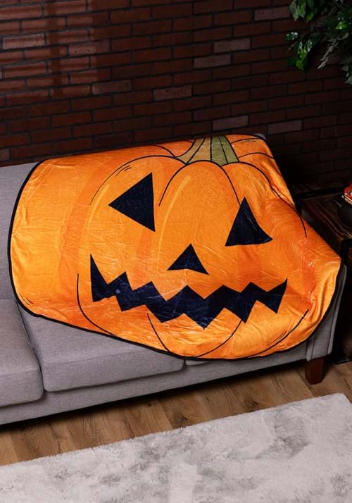 ハロウィン かぼちゃ型 ブランケット ジャックオーランタン柄 ポリエステル フリース 約122cm x 152cm ホワイト｜ラストホビー