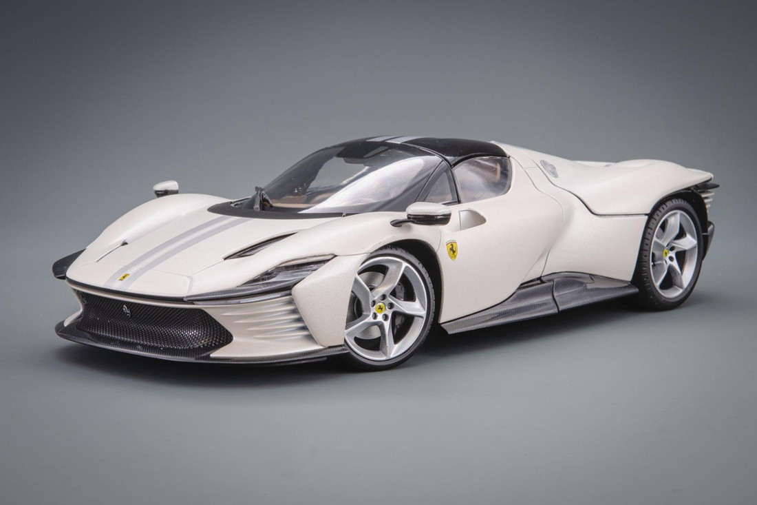 Ferrariフェラーリ Daytona SP3 白いこと 黒いこと /Bburagoブラゴ 1/18 ダイキャスト ミニカー 車-乗り物のおもちゃ-おもちゃ