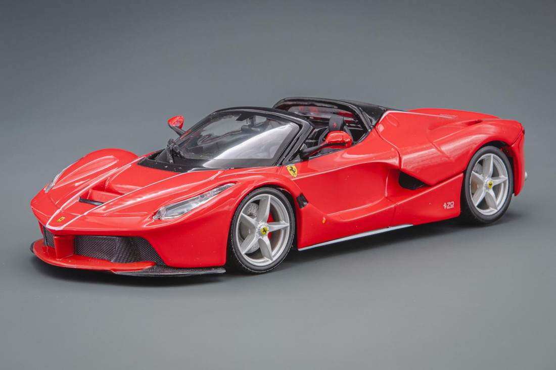 Ferrariフェラーリ LaFerrari Aperta red /Bburagoブラーゴ 1/24 ダイキャストミニカー