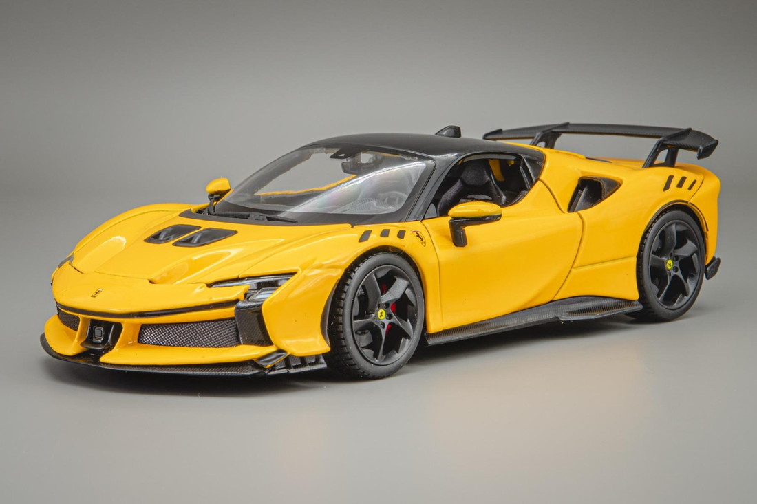 Ferrariフェラーリ 空想科学小説90 XX Stradale 2024 yellow black /Bburagoブラゴ 1/24 ミニカー 乗り物のおもちゃ-ミニカー・トイカー-車
