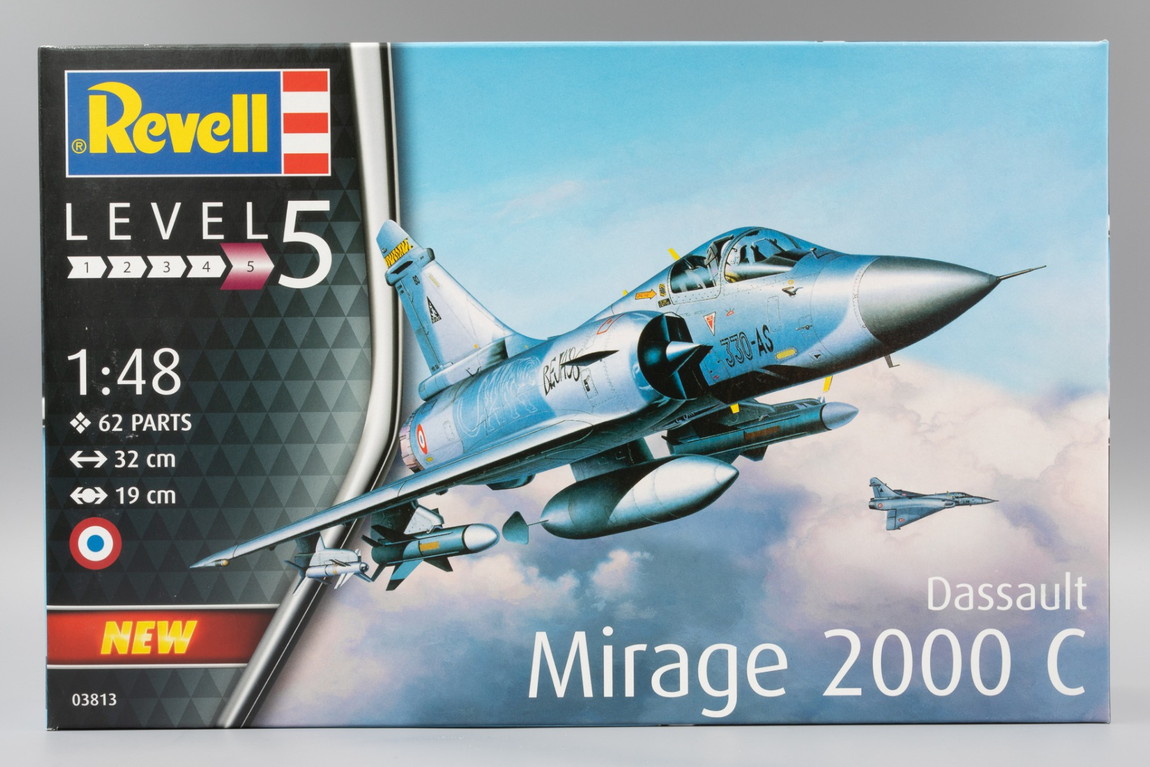 Dassaultダッソー Mirage 2000C 組み立てプラモキット模型 /Revellレベル 1/48
