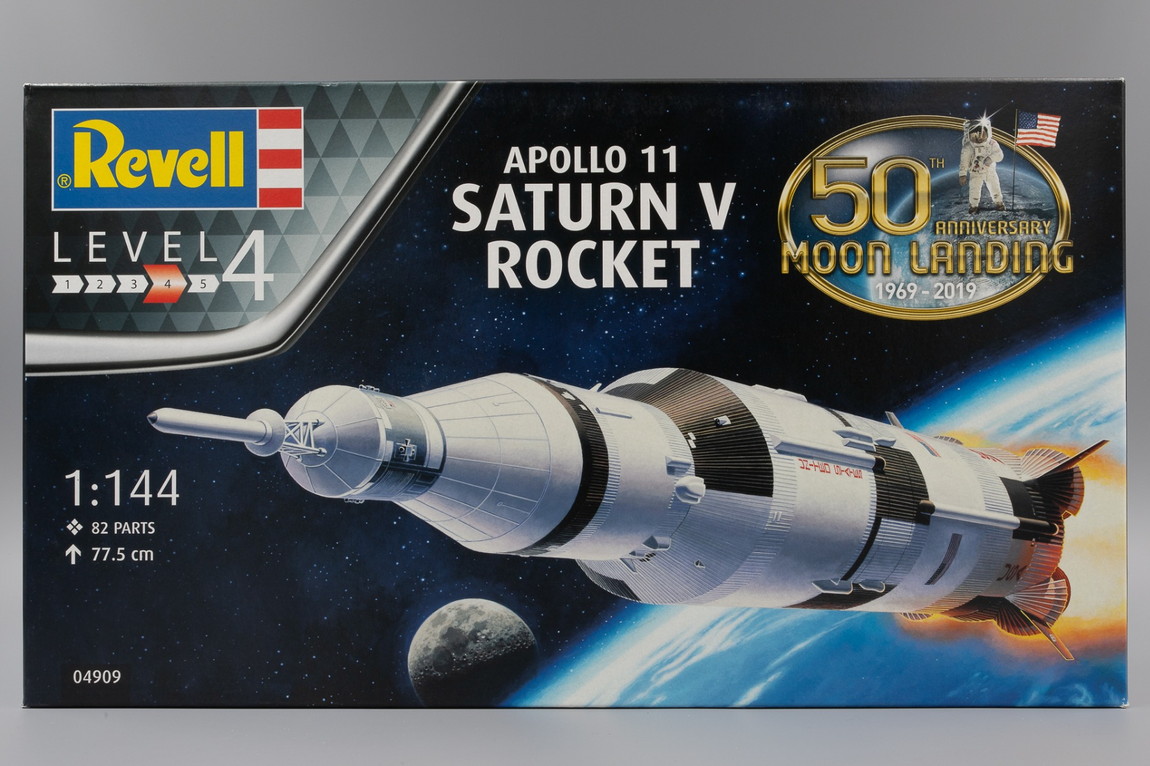 Apollo 11 Saturn V Rocket アポロ11号 サターンV型ロケット 50周年記念 組み立てプラモキット模型 /Revell 1/144