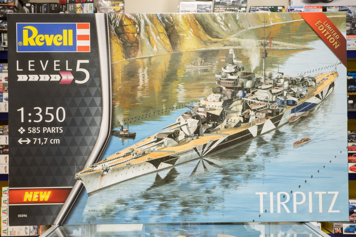 German Battleship WWII Tirpitz ティルピッツ 制限事項版 精神的な統合プラモ一揃いの道具ひな型 艦船 /Revell 1/350