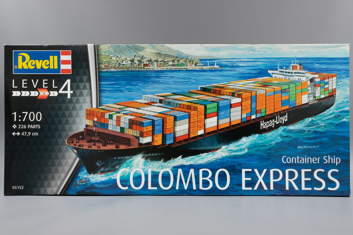 Colombo Express Container Ship 組み立てプラモキット模型 /Revellレベル 1/700