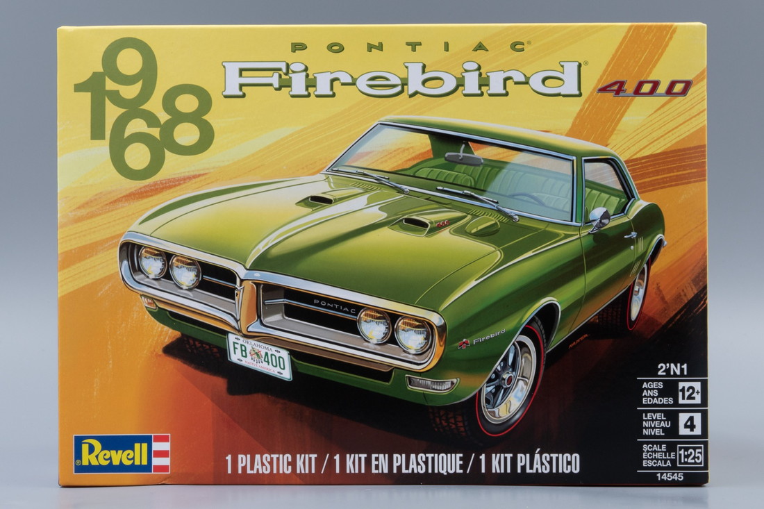 Pontiacポンティアック Firebird 400 1968 組み立てプラモキット模型 /Revellレベル 1/25