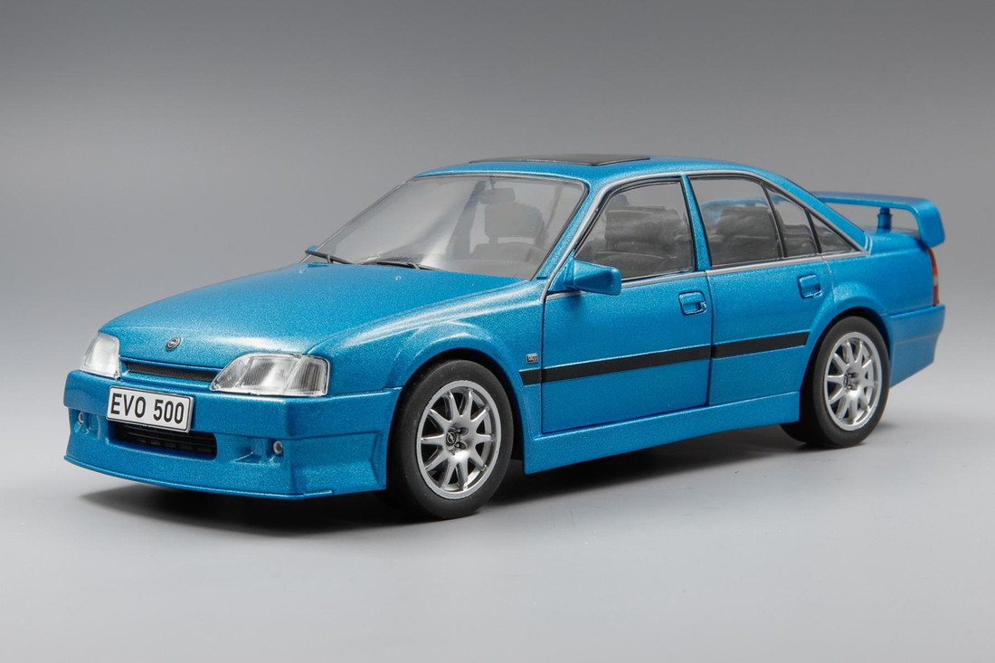 Opelオペル Omega Evolution 500 1991 blue metallicブルーメタリック /WhiteBoxホワイトボックス 1/24 ダイキャストミニカー