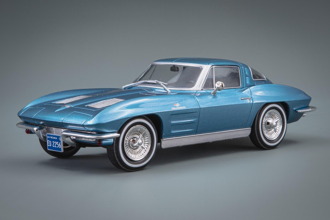 Chevroletシボレー Corvette C2 Stingray 1963 ブルーメタリック /WhiteBoxホワイトボックス 1/24 ダイキャスト