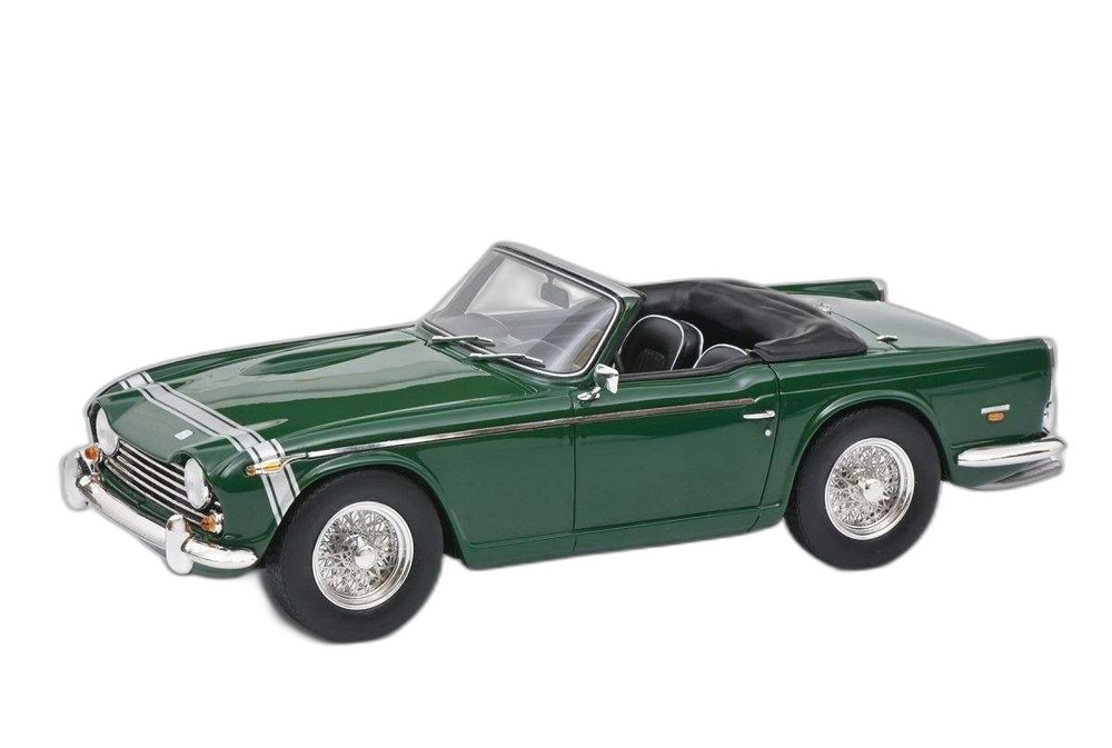 Triumph TR 250 開けっ広げ ホンブルグ帽とっ始め ブリティッシュ/ Schuco 1/18  ひな形 ミニカー