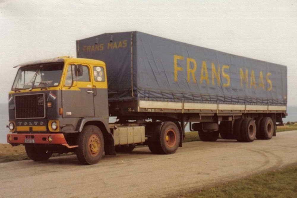 予約 17年10 12月以降発売予定maas Frans Volvo F With Classic Tilt セミトレーラー Teknoテクノ 建設機械模型 工事車両 1 50 ミニチュア Mpgbooks Com