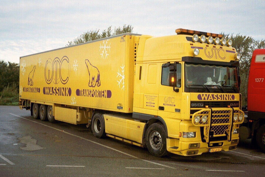【取っておく】2026年発売予定を組む WASSINK DAF 95XF スーパースペースキャブ 4X2 凍るトレーラ 3軸 トレーラ / WSI 1/50 作り上げる機械類ひな形 工事鉄道車両