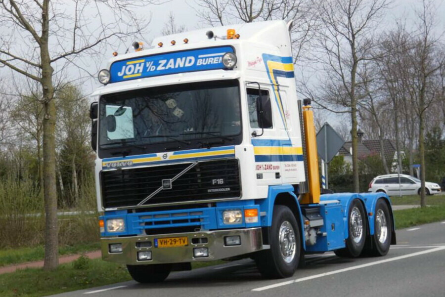 【取っておく】2026年発売予定を組む Volvoボルボ F16 GLOBETROTTER 6X2 TWIN STEER Joh v/d Zand / WSI 1/50 組みたてる機械類 ひな型