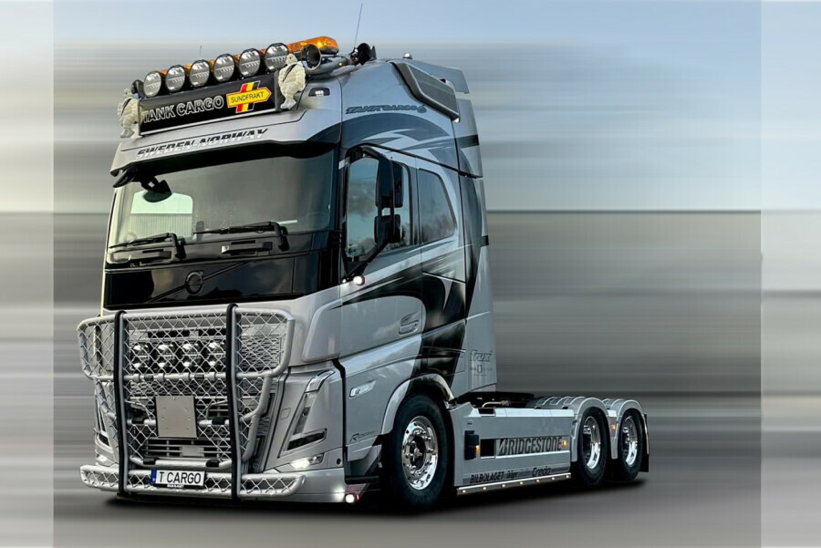 【取っておく】2026年発売予定を組む Volvoボルボ FH5 GLOBETROTTER XL 6X2 TAG AXLE Tank Cargo / WSI 1/50 作り上げる機械類 ひな形