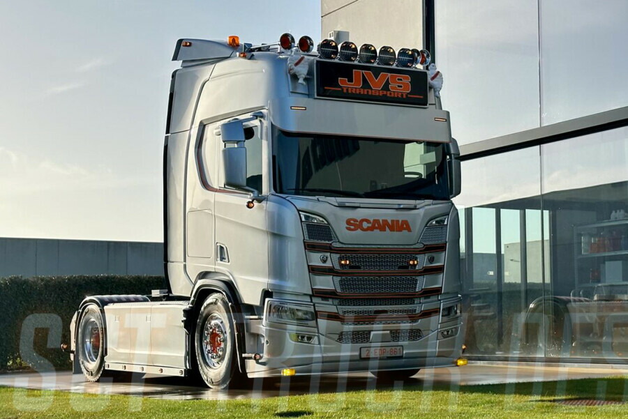 【取っておく】2026年発売予定を組む Scaniaスカニア R HIGHLINE CR20H 4X2 JVS Transport / WSI 1/50 組みたてる機械類 ひな型