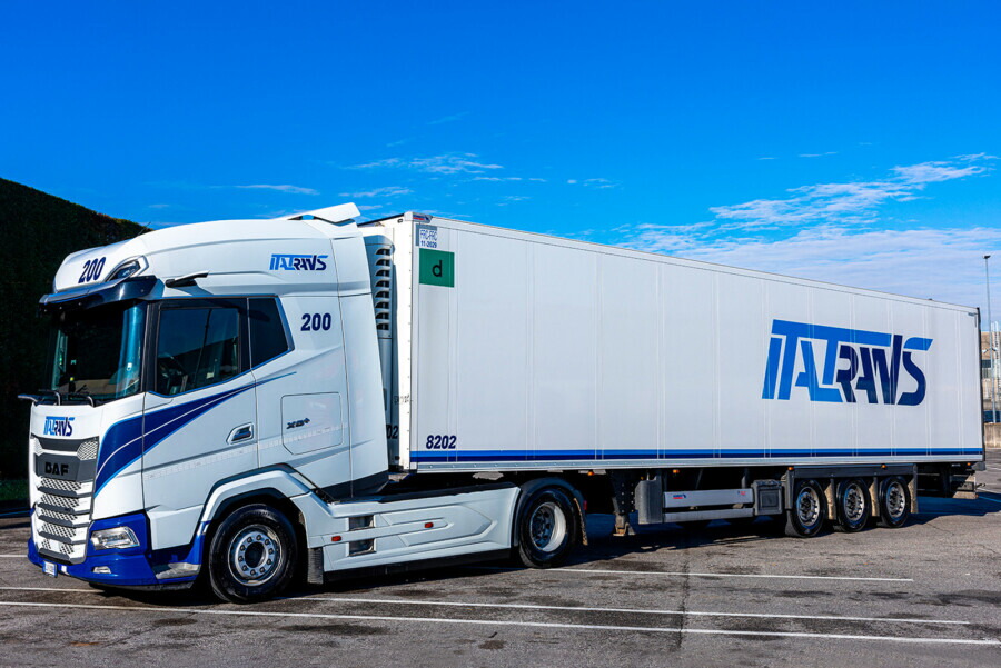 【予約】2026年発売予定 DAF XG+ 4X2 リーファートレーラー - 3 AXLE Italtrans SPA / WSI 1/50 建設機械 模型