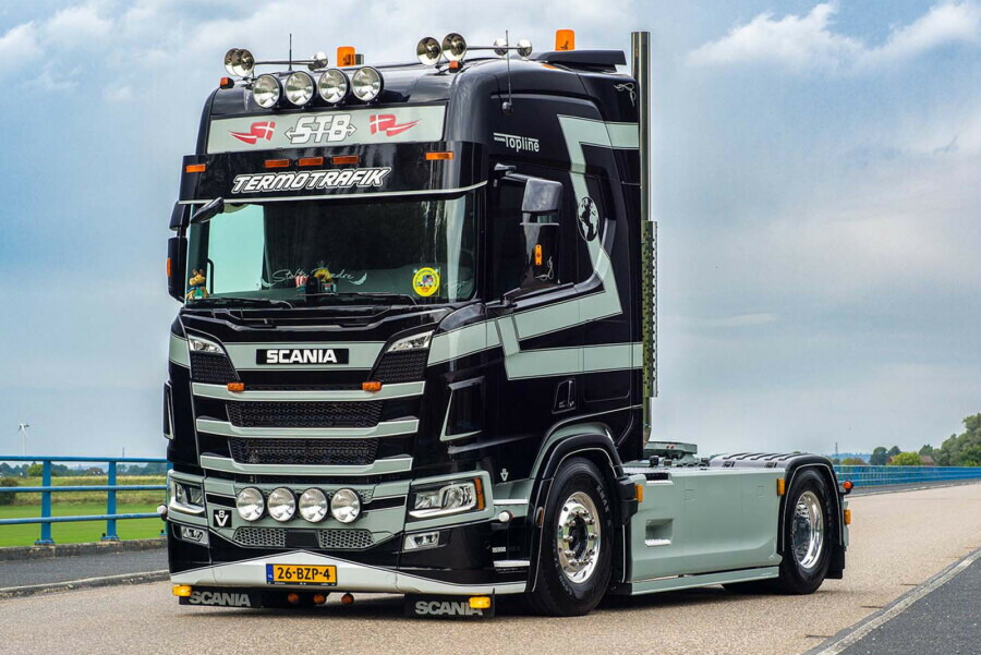 【取っておく】2026年発売予定を組む Scaniaスカニア R HIGHLINE CR20H 4X2 STB Thermo Trafik / WSI 1/50 築き上げる機械類 ひな型