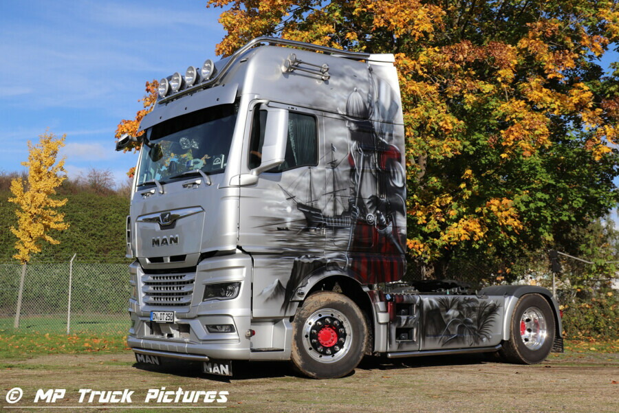 【取っておく】2026年発売予定を組む MAN TGX GX 4X2 German Supertrucks Series Decker Transporte / WSI 1/50 作り上げる機械類 ひな形