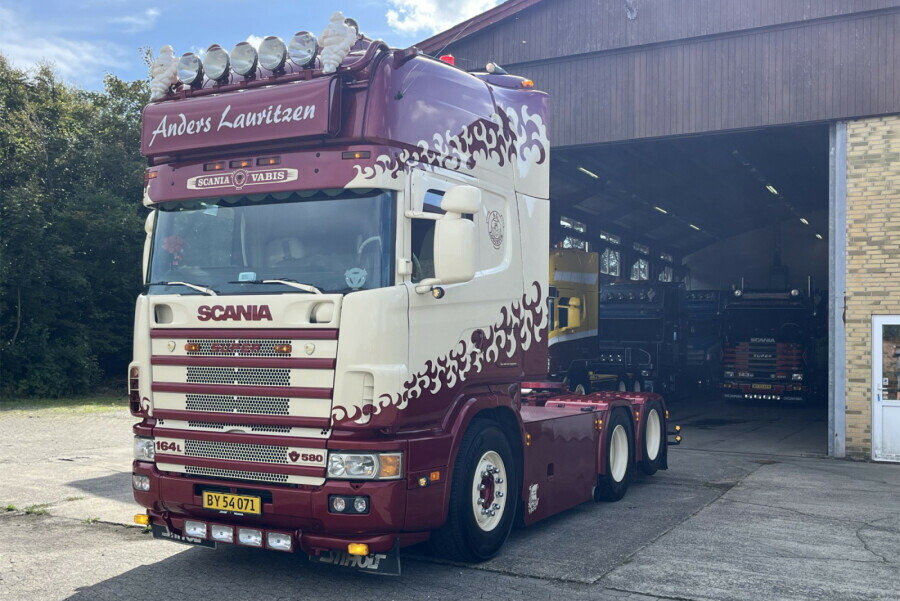 【取っておく】2026年発売予定を組む Scaniaスカニア 4 SERIES TOPLINE 6X2 TAG AXLE Anders Lauritzen / WSI 1/50 組みたてる機械類 ひな型