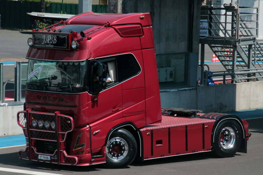 【取っておく】2026年発売予定を組む Volvoボルボ FH5 GLOBETROTTER 4X2 JPB Transports / WSI 1/50 作り上げる機械類 ひな形