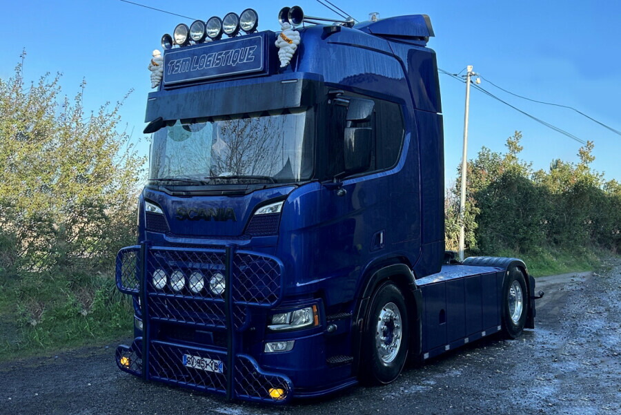 【予約】2026年発売予定 Scaniaスカニア R HIGHLINE CR20H 4X2 TSM Logistique / WSI 1/50 建設機械 模型