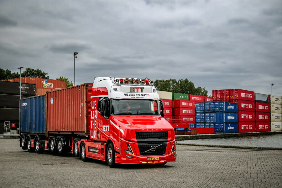 【予約】2026年発売予定 VLASTUIN TORPEDO VT5 AERO GLOBETROTTER XXL 6X2 2CONNECT COMBI TRAILER BTT / WSI 1/50 建設機械 模型｜ラストホビー