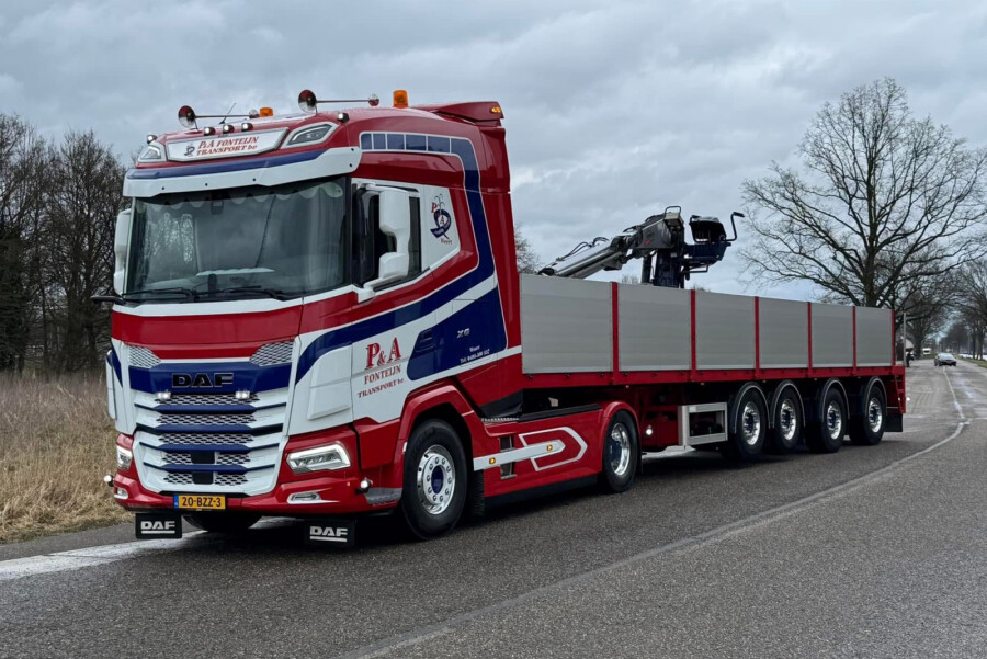 【予約】2026年発売予定 P A FONTEIJN DAF XG 4X2 ブリックトレーラー 4軸 / WSI 1/50 建設機械模型 工事車両