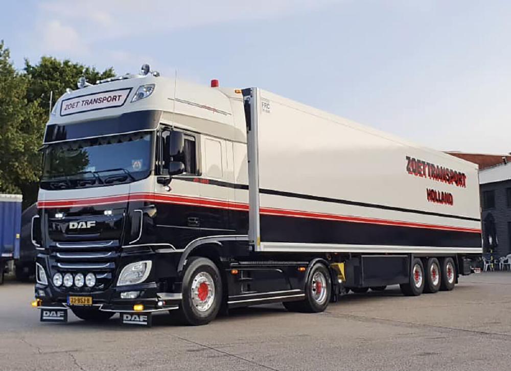【予約】2024年発売予定PETER ZOET TRANSPORT; DAF XF SUPER SPACE CAB MY2017 4X2 リーファートレーラー 3軸 トラック トラクタ /WSI 1/50 建設機械模型