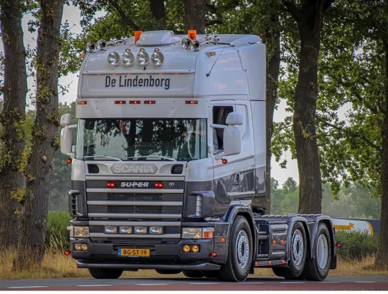 【予約】4-6月以降発売予定DE LINDENBORG; SCANIA 4 SERIES TOPLINE 6X2 TWIN STEER トラック トラクタ/WSI 1/50 建設機械模型 工事車両|ラストホビー